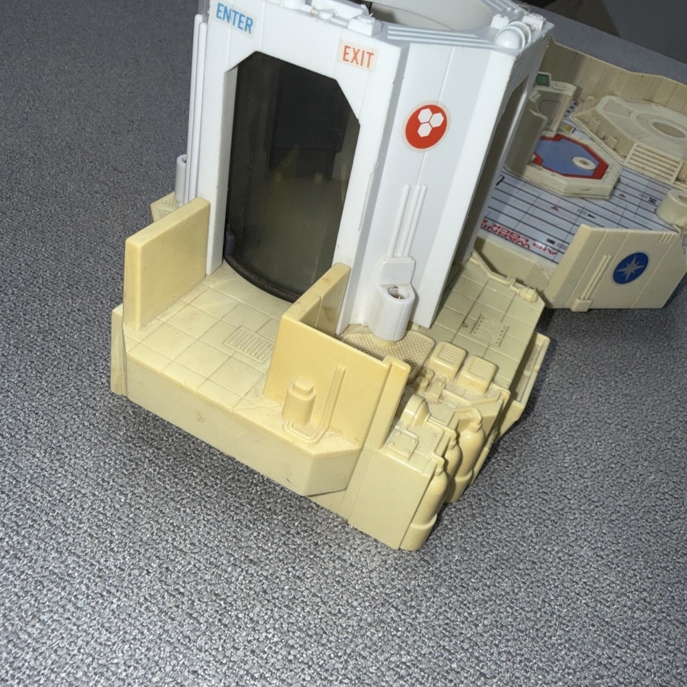 Vintage Starcom Space Station Command Center Playset Decompression Chamber 1987 - Picture 6 of 6